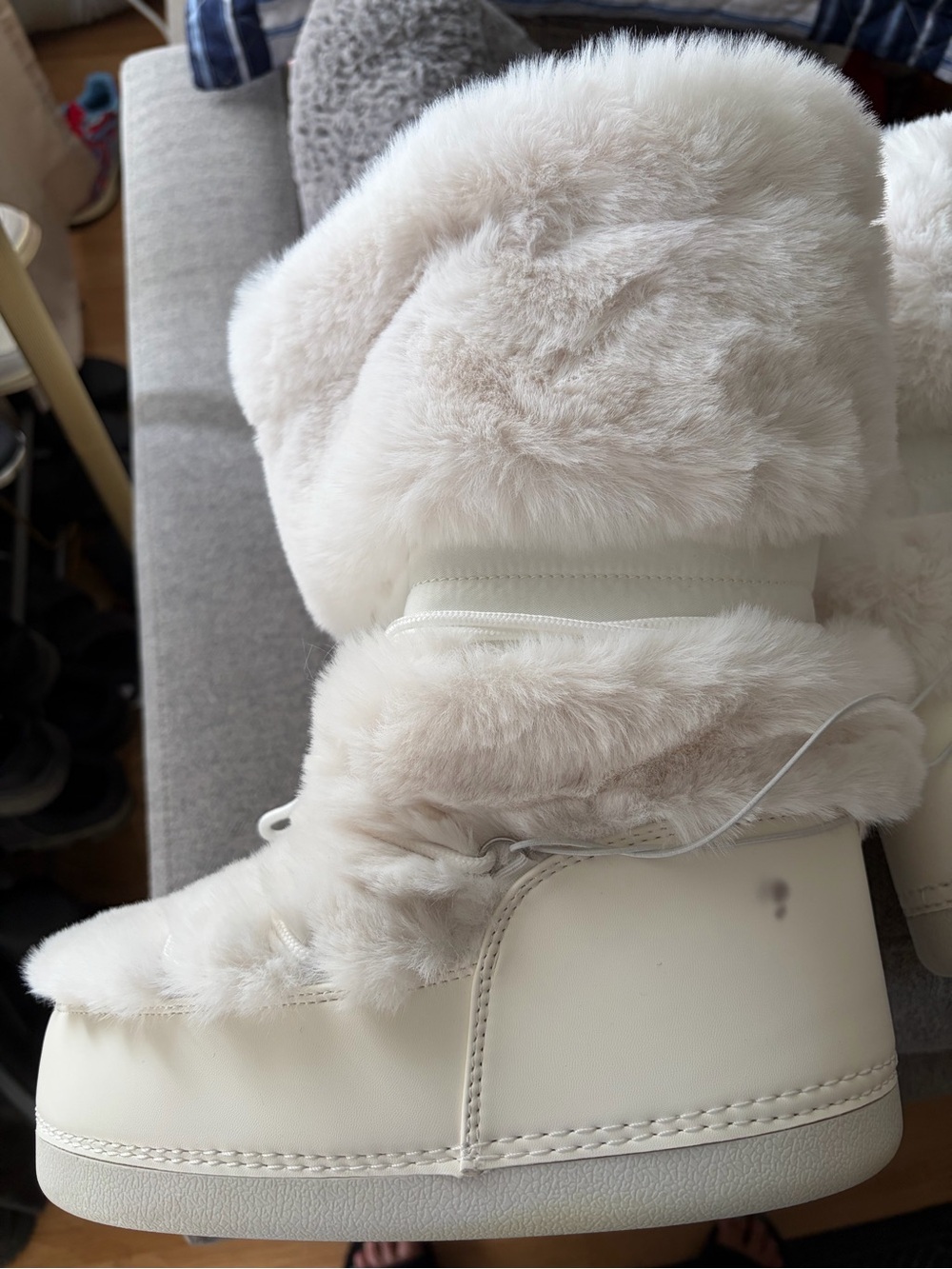 Hello Kitty Cream Faux-Fur Winter Boot with Blue Bow Accent - Picture 5 of 7